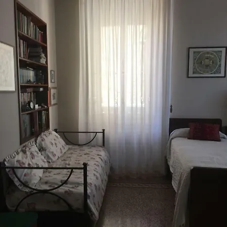 Alojamento de Acomodação e Pequeno-almoço Attico Luce 3*