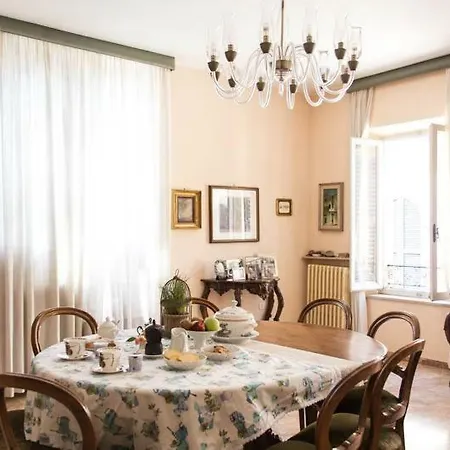 Alojamento de Acomodação e Pequeno-almoço Attico Luce Osimo